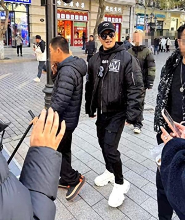 科银宏泰 没有对比就没有伤害！汪峰模仿刀郎售票定价，两人的差距一目了然